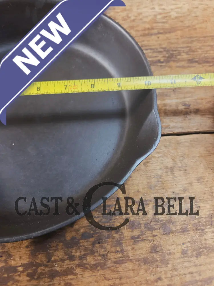The Classic! 1930’s Wagner Ware #8 Cast Iron Skillet with Stylized Logo 1058 E Skillet