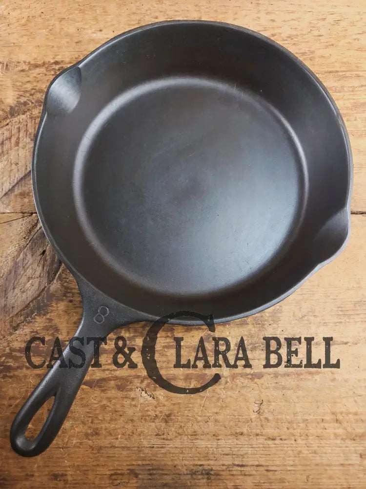 The Classic! 1930’s Wagner Ware #8 Cast Iron Skillet with Stylized Logo 1058 E Skillet