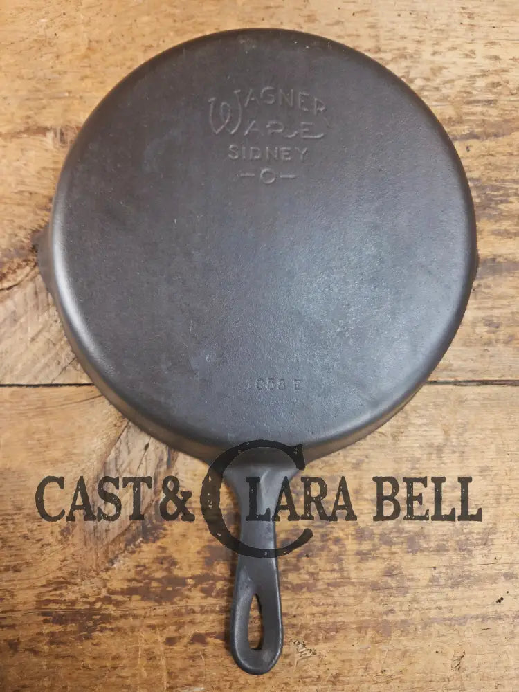 The Classic! 1930’s Wagner Ware #8 Cast Iron Skillet with Stylized Logo 1058 E Skillet