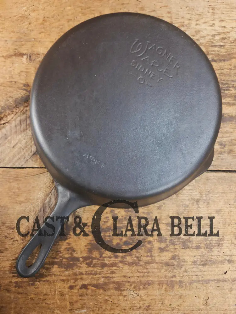 The Classic! 1930’s Wagner Ware #8 Cast Iron Skillet with Stylized Logo 1058 E Skillet