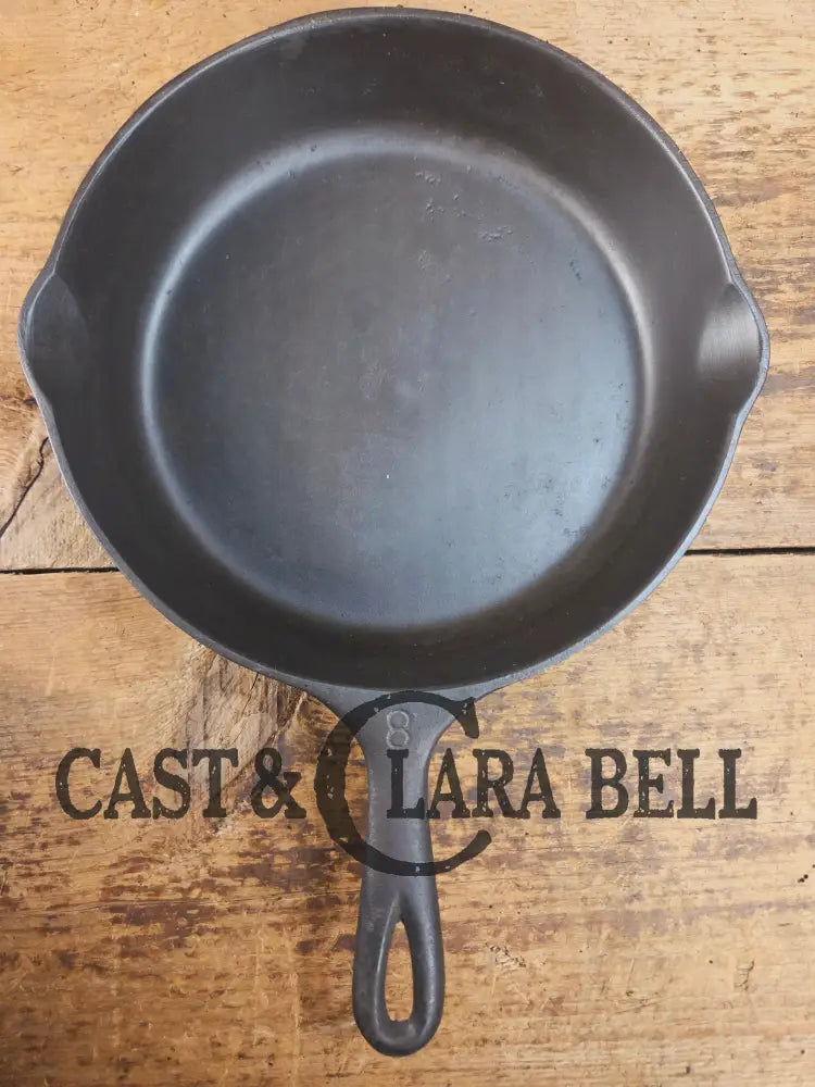 The Classic! 1930’s Wagner Ware #8 Cast Iron Skillet with Stylized Logo 1058 E Skillet