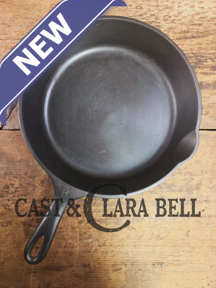 The Classic! 1930’s Wagner Ware #8 Cast Iron Skillet with Stylized Logo 1058 M Skillet