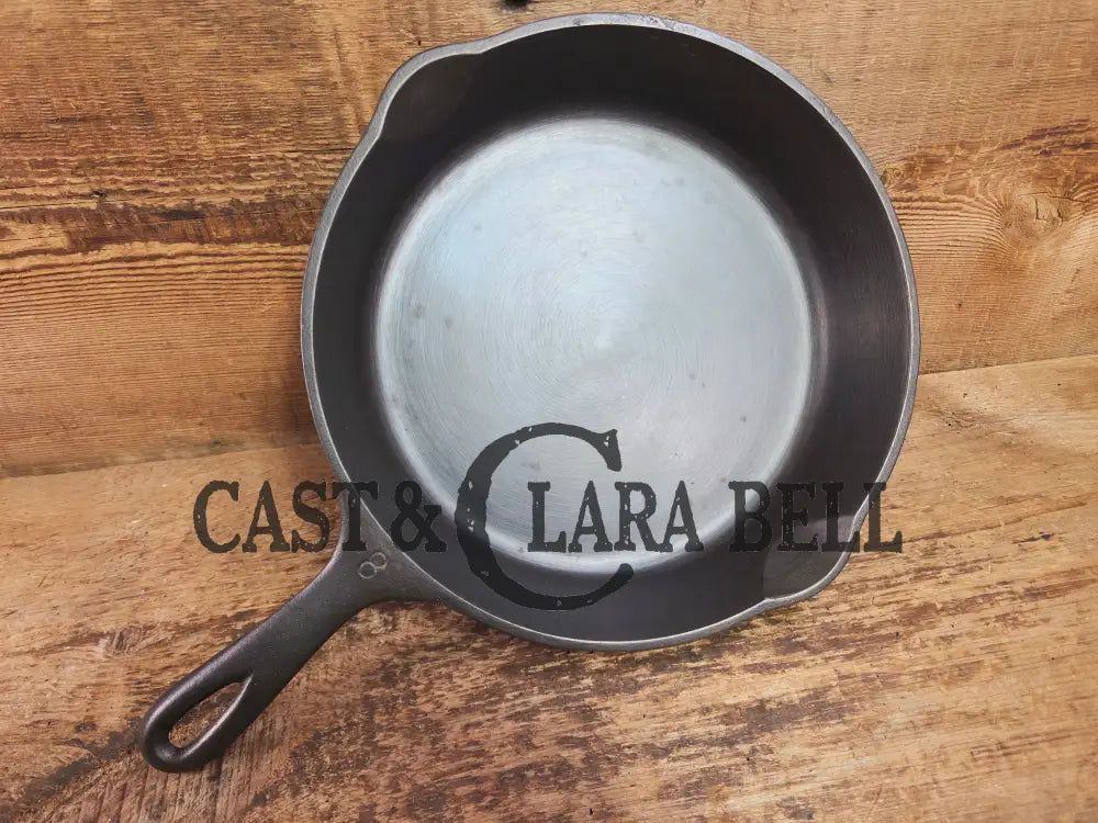 The Classic! 1930’s Wagner Ware #8 Cast Iron Skillet with Stylized Logo 1058 M Skillet