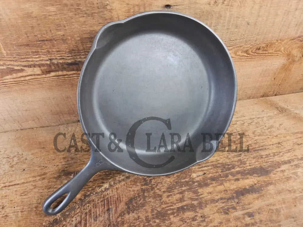 The Classic! 1930’s Wagner Ware #8 Cast Iron Skillet with Stylized Logo 1058 Y - Skillet