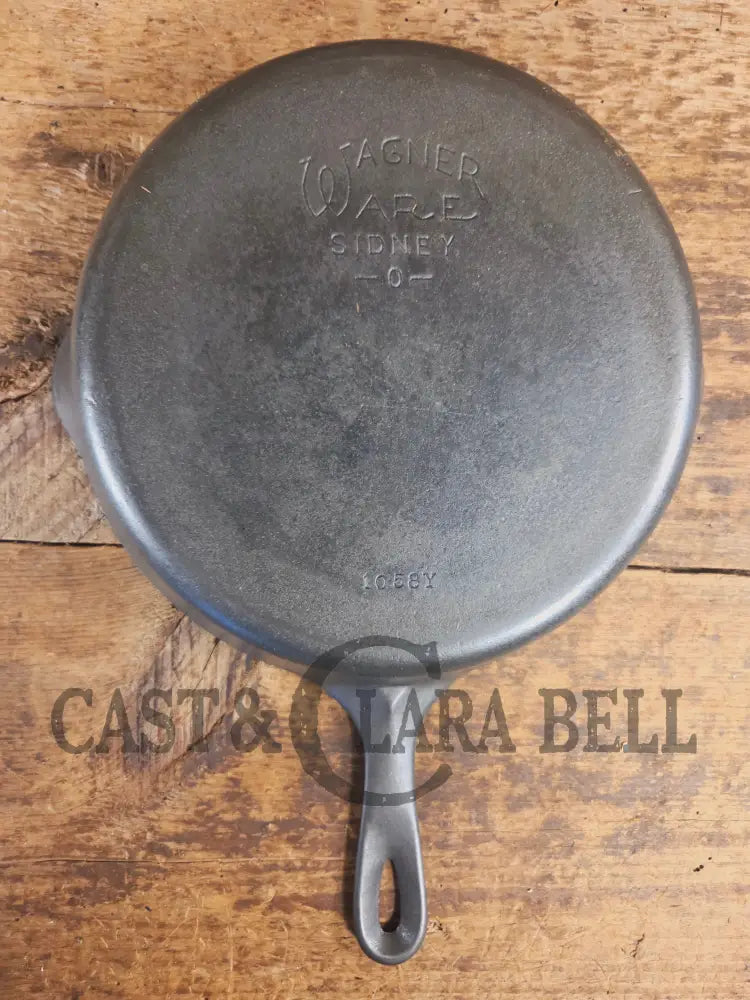 The Classic! 1930’s Wagner Ware #8 Cast Iron Skillet with Stylized Logo 1058 Y - Skillet