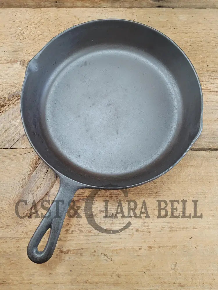 The Classic 8! 1940’s early Birmingham Stove & Range Red Mountain Series #8 Skillet 8C