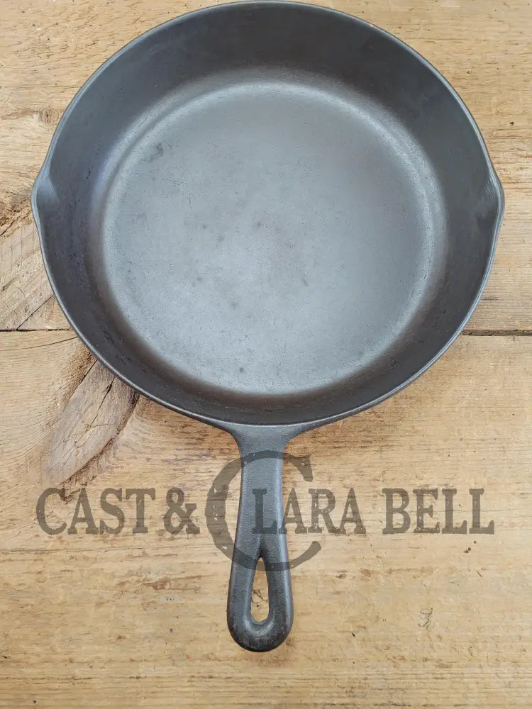 The Classic 8! 1940’s early Birmingham Stove & Range Red Mountain Series #8 Skillet 8C