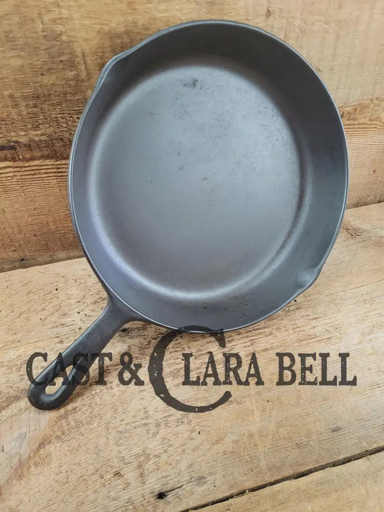 The Classic 8! 1940’s early Birmingham Stove & Range Red Mountain Series #8 Skillet 8C