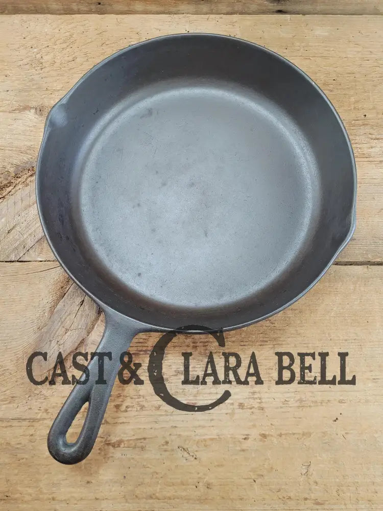 The Classic 8! 1940’s early Birmingham Stove & Range Red Mountain Series #8 Skillet 8C