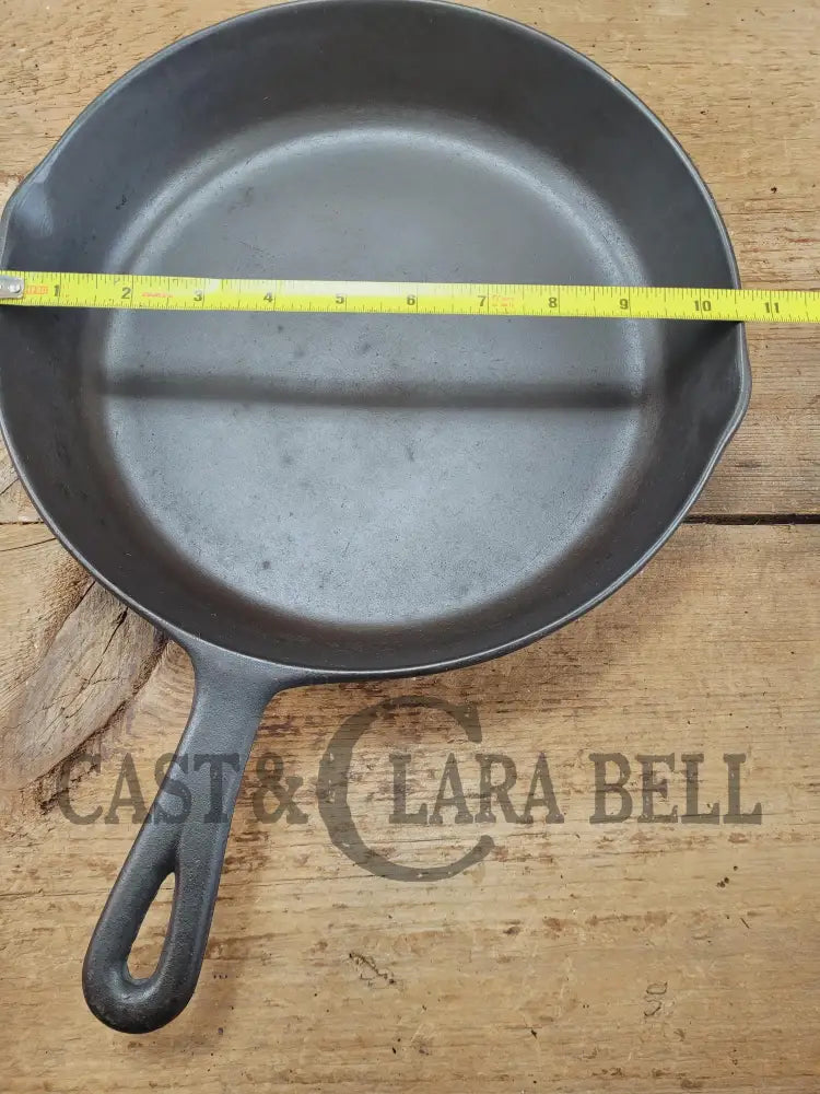 The Classic 8! 1940’s early Birmingham Stove & Range Red Mountain Series #8 Skillet 8C