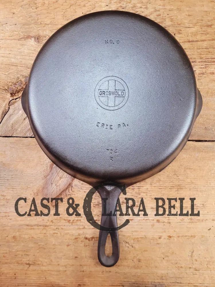 The Classic 8! 1940’s Griswold No. 8 Cast Iron Skillet with Small Block Logo 704 R Skillet
