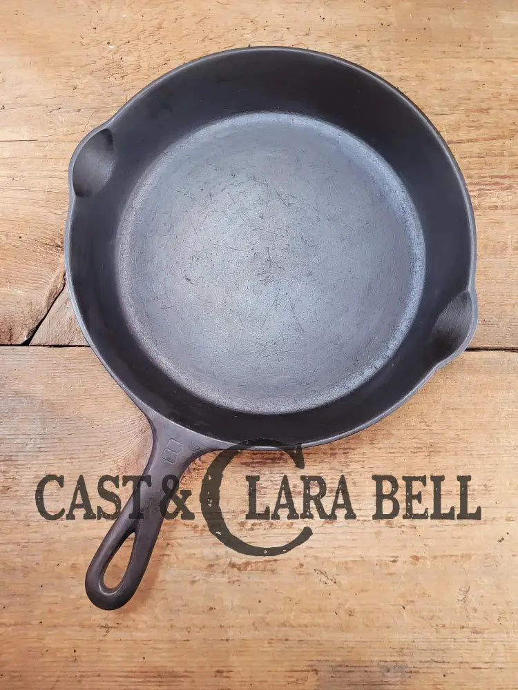 The Classic 8! 1940’s Griswold No. 8 Cast Iron Skillet with Small Block Logo 704 R Skillet