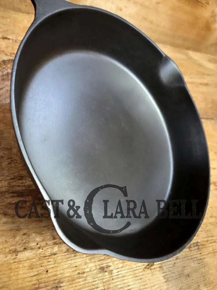 The Classic 8! 1940’s Iron Mountain by Griswold #8 Skillet with Heat Ring 1033. Unique brand from an iconic company