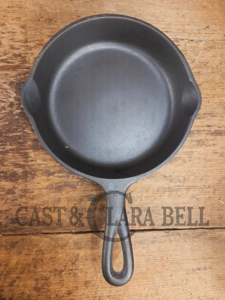 The Classic Egg Skillet. 1930βs Wagner Ware #3 Cast Iron Egg Skillet 1053 Z Skillet
