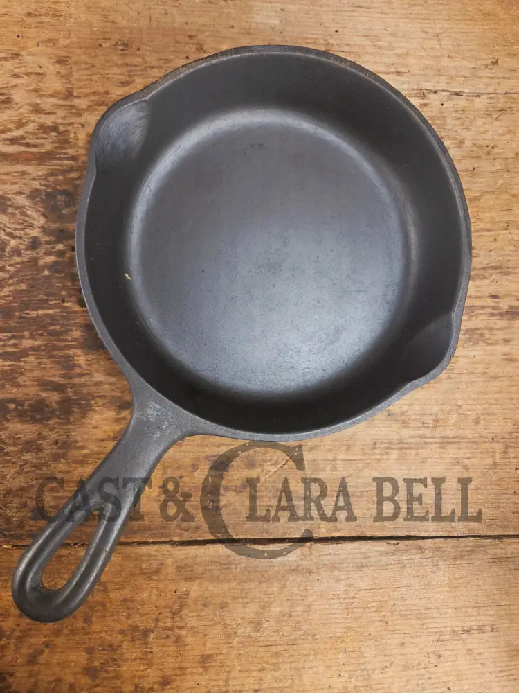 The Classic Egg Skillet. 1930βs Wagner Ware #3 Cast Iron Egg Skillet 1053 Z Skillet