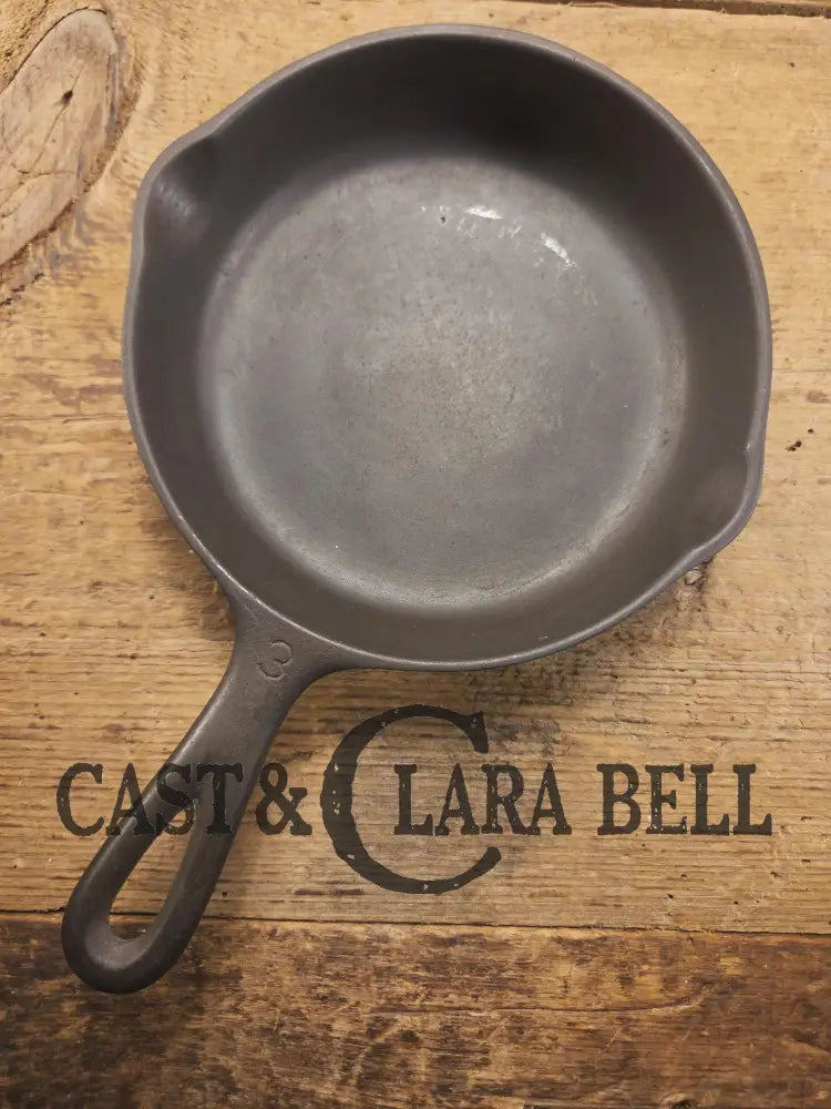 The Classic Egg Skillet. 1930βs Wagner Ware #3 Cast Iron Egg Skillet 1053 Z SC24 Skillet