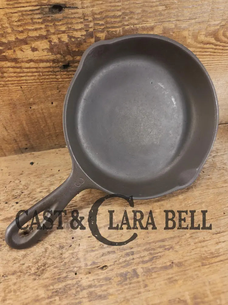 The Classic Egg Skillet. 1930βs Wagner Ware #3 Cast Iron Egg Skillet 1053 Z SC24 Skillet