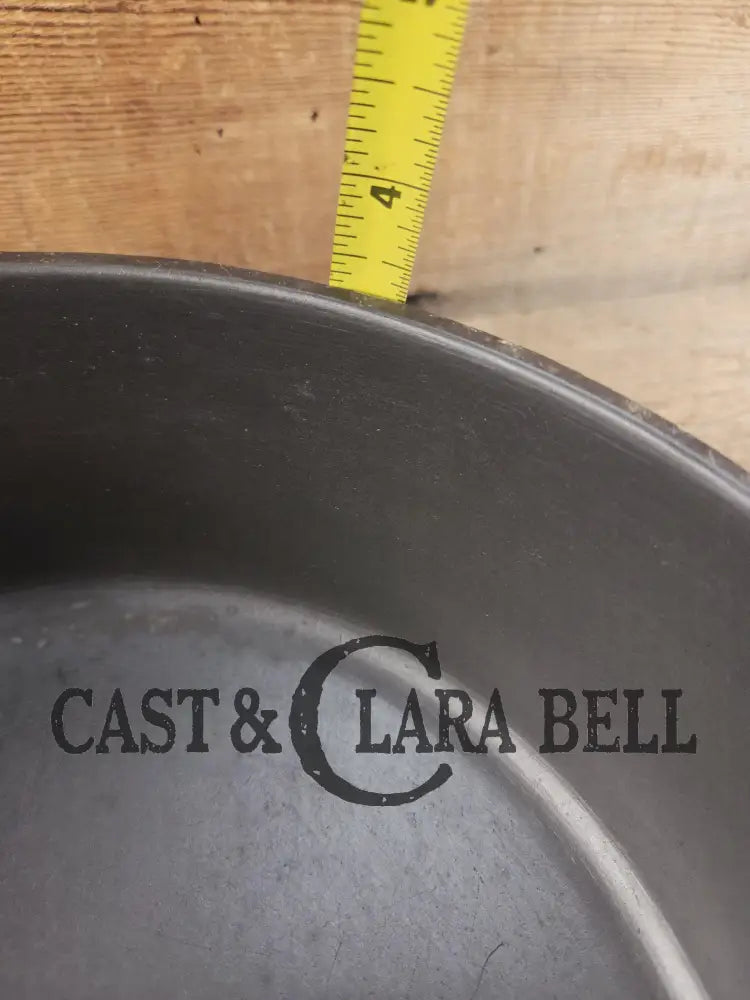 The Classic fryer! Our most popular Wagner Ware #8 Cast Iron Chicken Fryer 1088 M SC24 Skillet