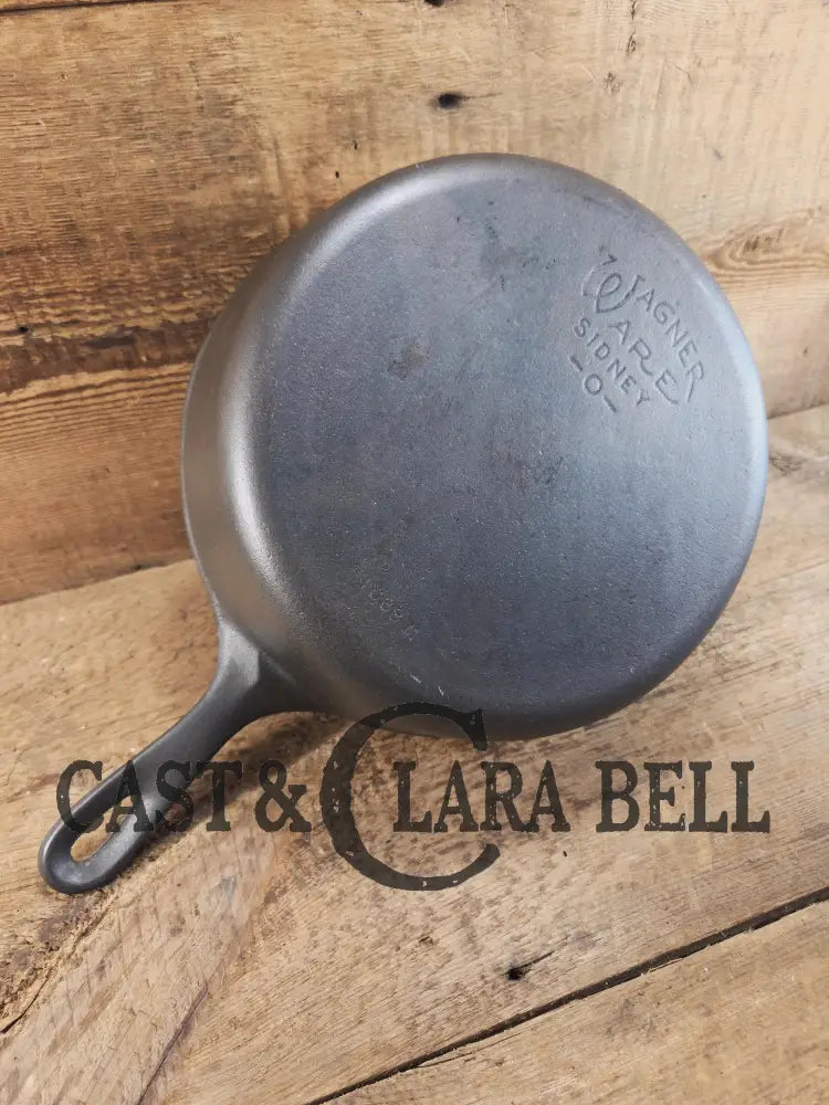 The Classic fryer! Our most popular Wagner Ware #8 Cast Iron Chicken Fryer 1088 M SC24 Skillet