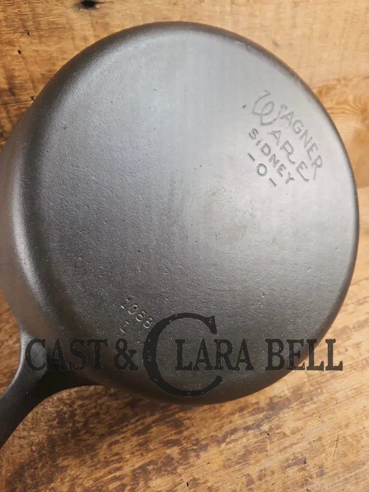 The Classic fryer! Our most popular Wagner Ware #8 Cast Iron Chicken Fryer 1088 Skillet