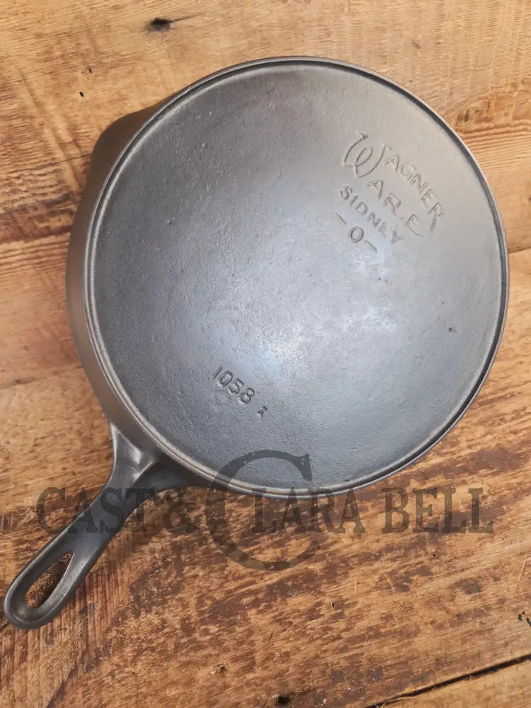The Classic! GHOST Marked 1924 Wagner Ware Sidney -O- #8 βIβ Skillet with Heat Ring and Stylized Logo 1058 I - Skillet