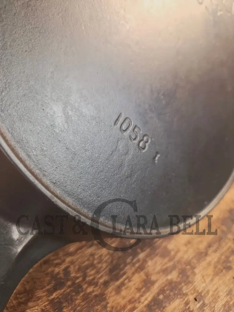 The Classic! GHOST Marked 1924 Wagner Ware Sidney -O- #8 βIβ Skillet with Heat Ring and Stylized Logo 1058 I - Skillet