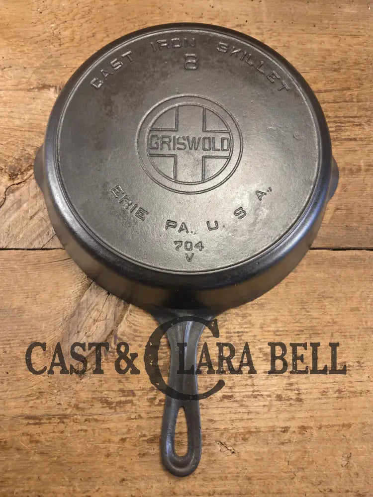 THE Classic Griswold #8 Skillet with Heat Ring and Large Block Logo 704 V. GORGEOUS collector and daily user! Skillet