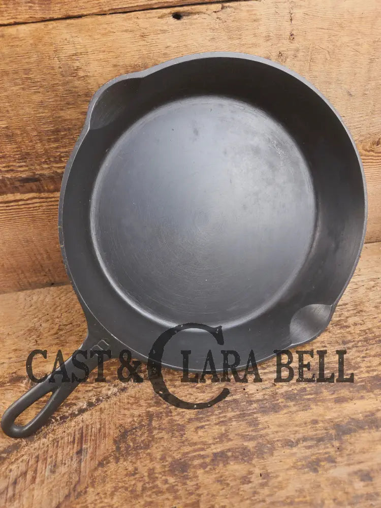 The Classic! Griswold #8 Skillet with Large Block Logo and Smooth Bottom Erie PA USA p/n 704 P - Skillet