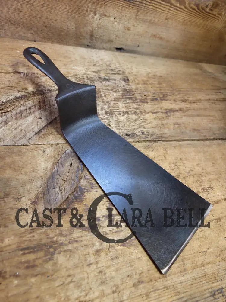 The Mac Daddy! Reclaimed spatula from a big #10 WagnerWare 1930βs Era Smooth Bottom skillet. One of a kind! SC24 Spatula