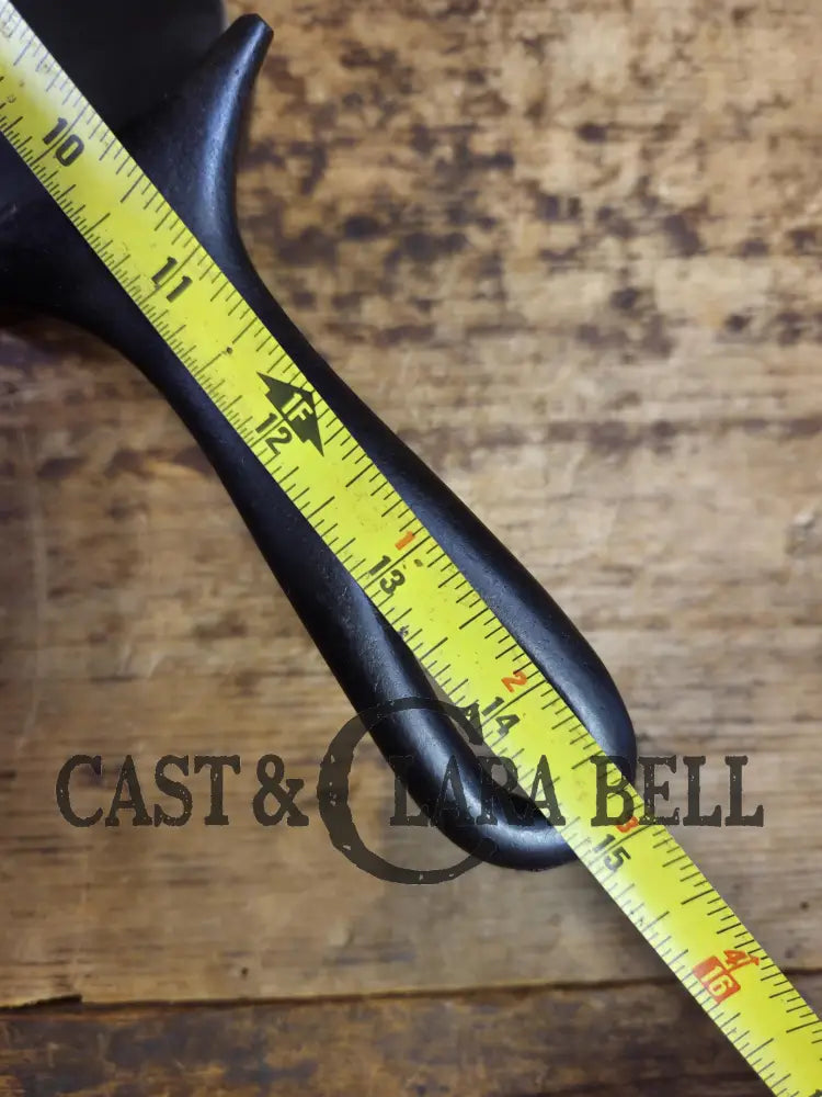 This may be our favorite custom made Wagner Cast Iron Skillet Spatula. From an 1800βs βArch Straightβ Wagner Skillet.