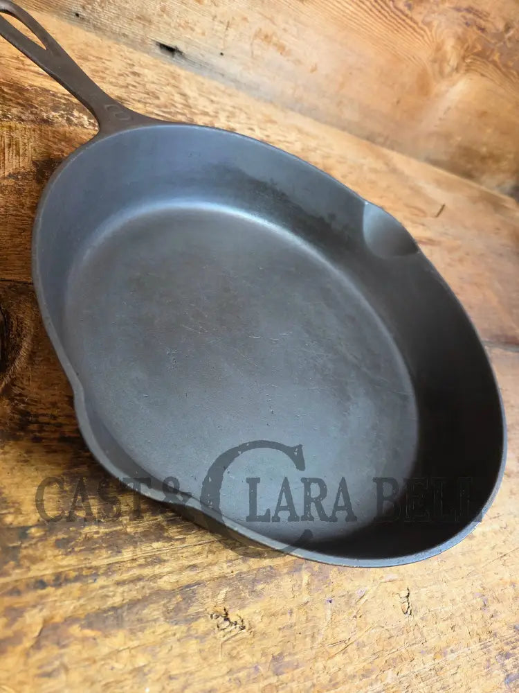THIS pan! The Classic 1910-20βs Griswold #8 E.P.U. Skillet with Heat Ring and Large Block Slant Logo 704 E - Skillet