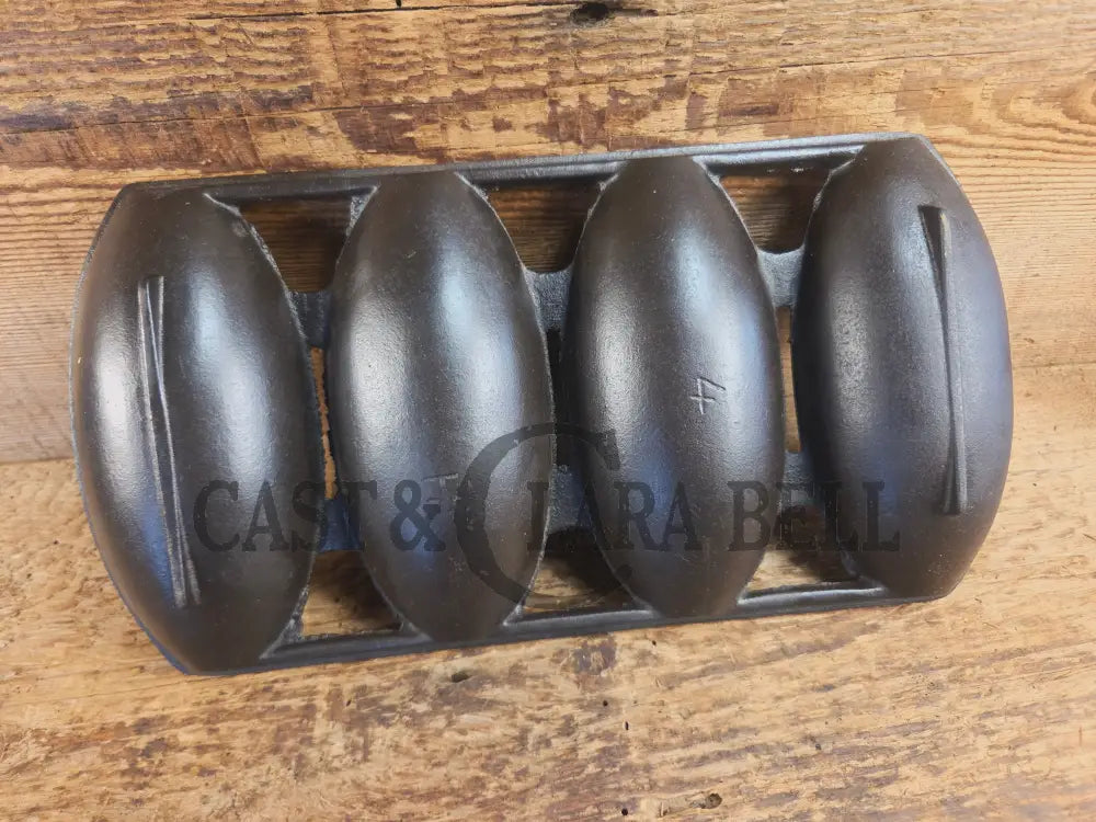 Tough one to find! Early 1900βs Wagner 4 Cup Vienna Pan #4 - H. Makes wonderful rolls & cornbread! Bakeware