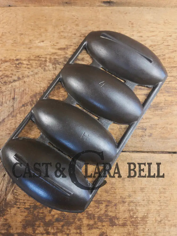 Tough one to find! Early 1900’s Wagner 4 Cup Vienna Pan #4 - H. Makes wonderful rolls & cornbread! Bakeware