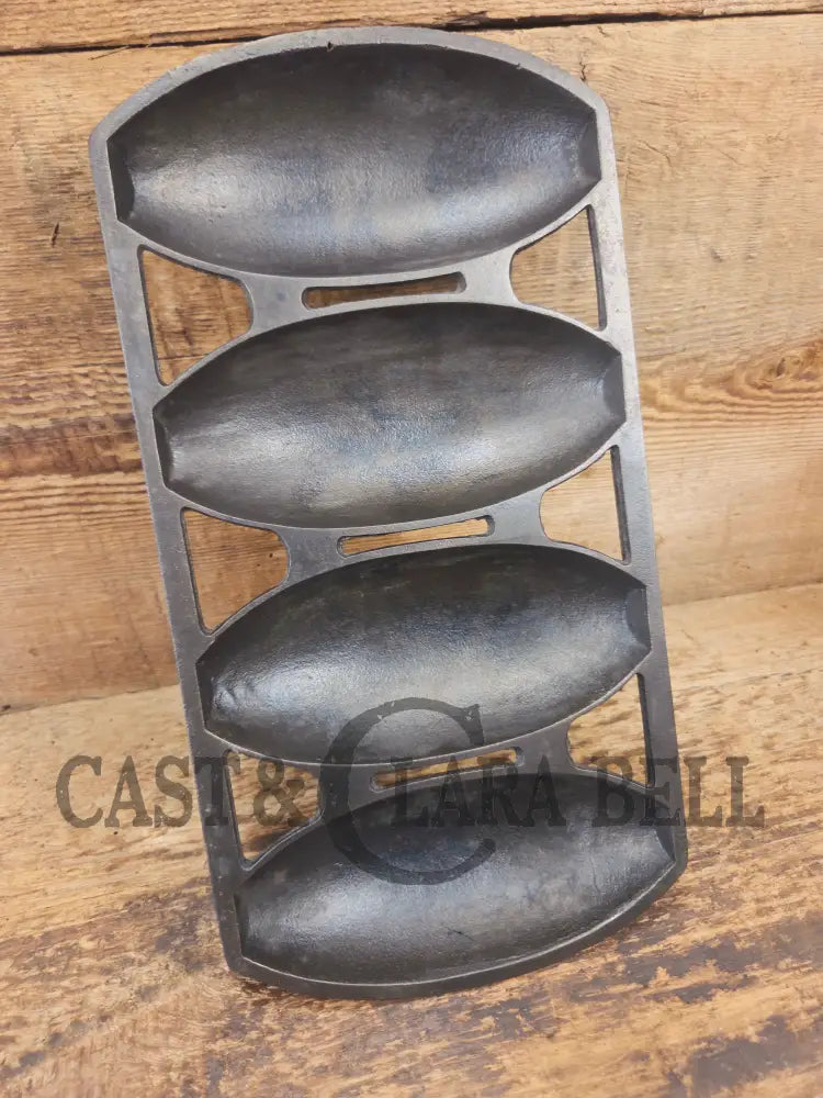 Tough one to find! Early 1900’s Wagner 4 Cup Vienna Pan. Makes wonderful rolls & cornbread! (Copy) - Bakeware