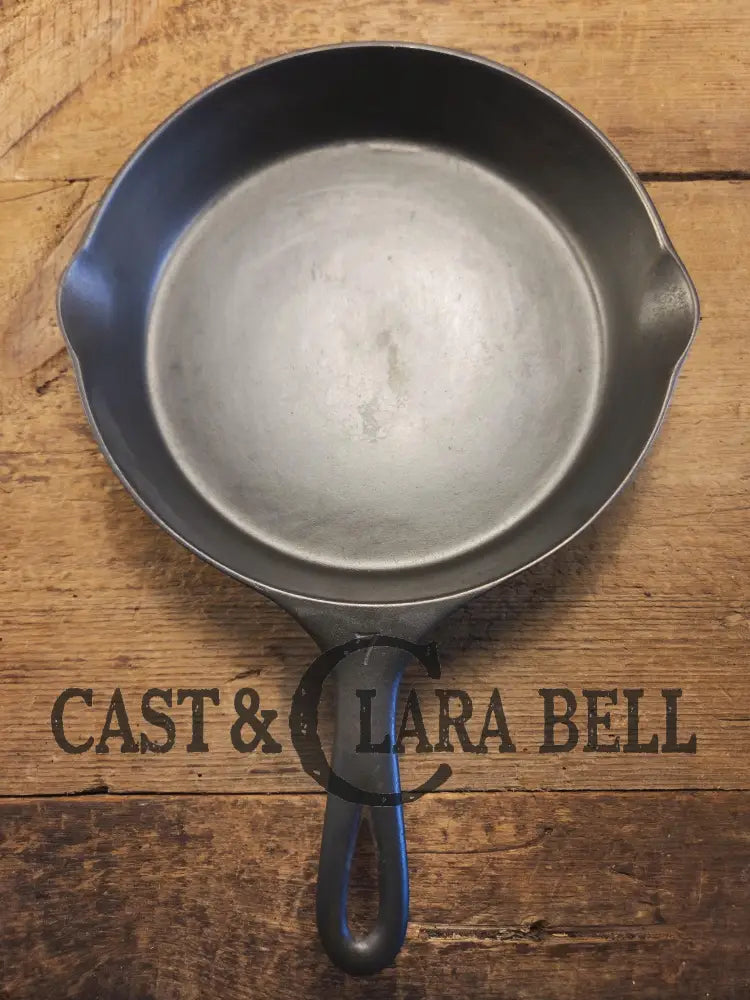 Tough to find! 1920’s era Wagner made National / Wagner Ware dual logo #7 (1357) Center logo cast iron skillet with