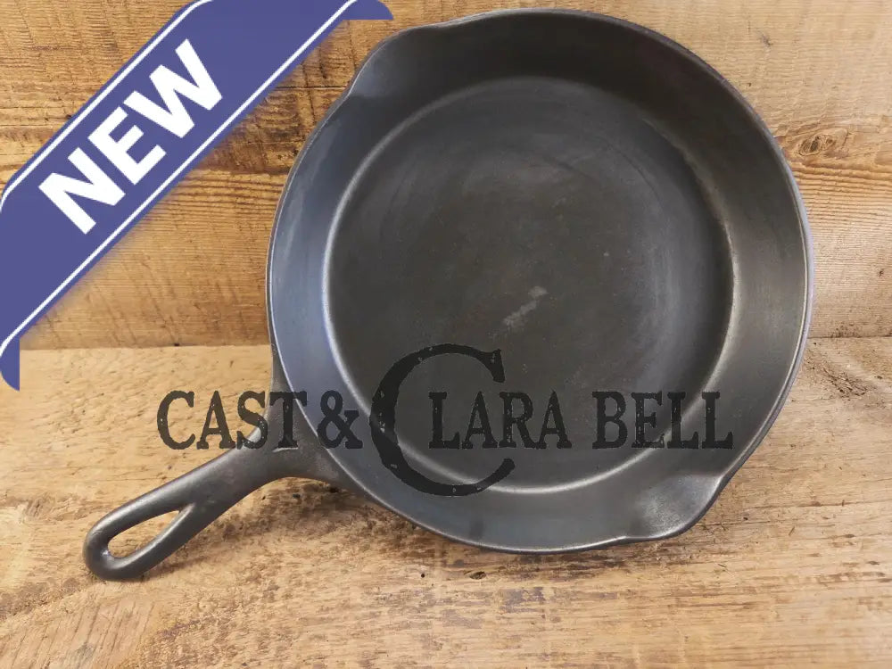 Tough to find! 1920’s era Wagner made National / Wagner Ware dual logo #7 (1357) Center logo cast iron skillet with