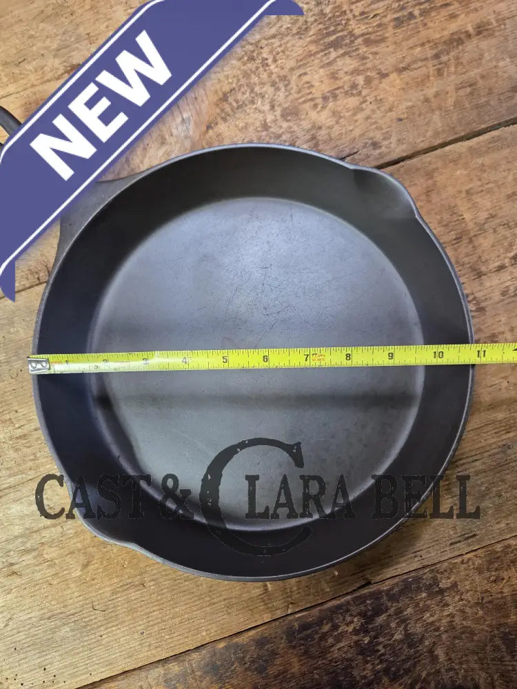 Tough to find! 1920’s era Wagner made National / Wagner Ware dual logo #9 (1359) Center logo cast iron skillet with