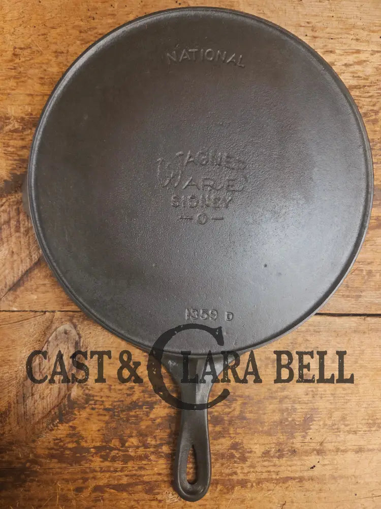 Tough to find! 1920βs era Wagner made National / Wagner Ware dual logo #9 (1359) Center logo cast iron skillet with