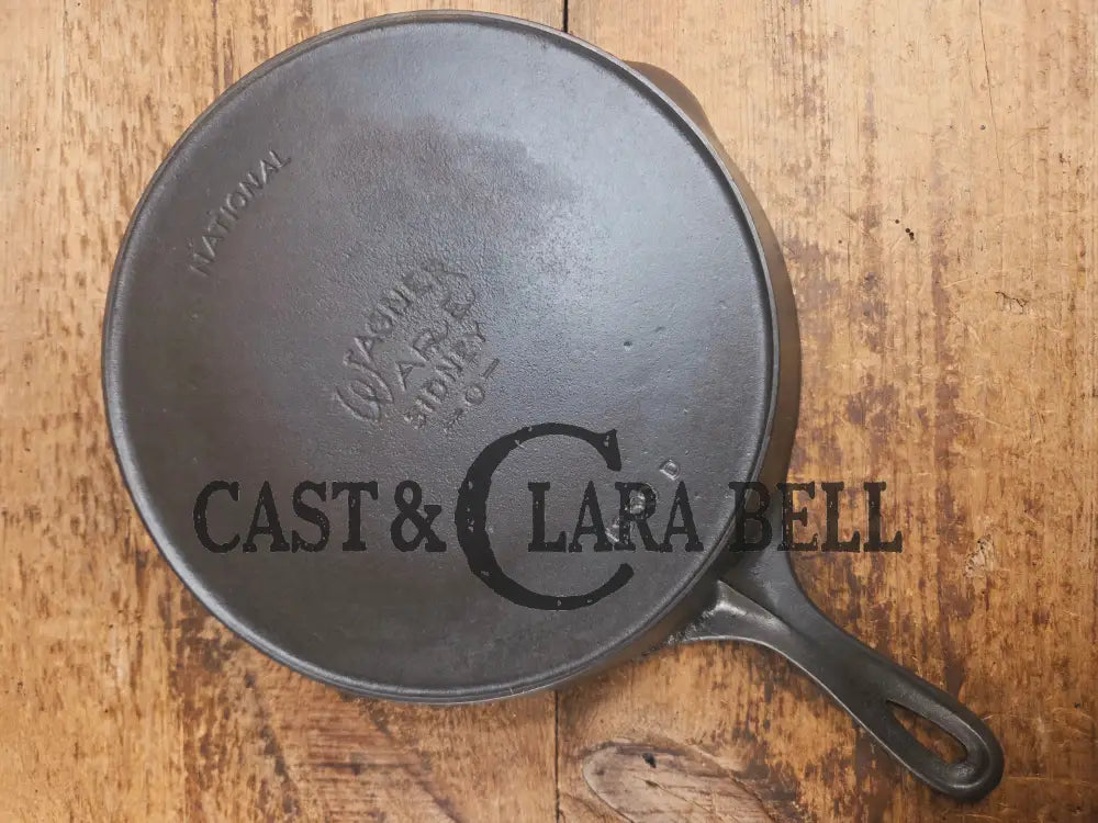Tough to find! 1920βs era Wagner made National / Wagner Ware dual logo #9 (1359) Center logo cast iron skillet with
