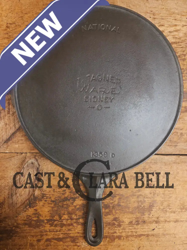 Tough to find! 1920โs era Wagner made National / Wagner Ware dual logo #9 (1359) Center logo cast iron skillet with