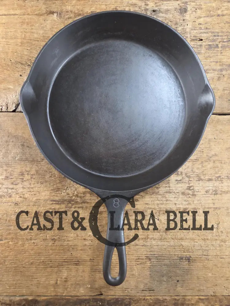 Tough to find! 1924 Wagner made National / Wagner Ware dual logo #8 (1358) Center logo cast iron skillet with Heat Ring