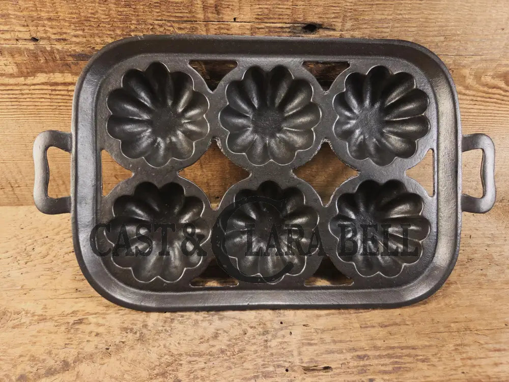 Tough to find. Gorgeous Wagner Ware 6 cup Cast Iron Turk Head Gem Pan! Collectors piece! Bakeware