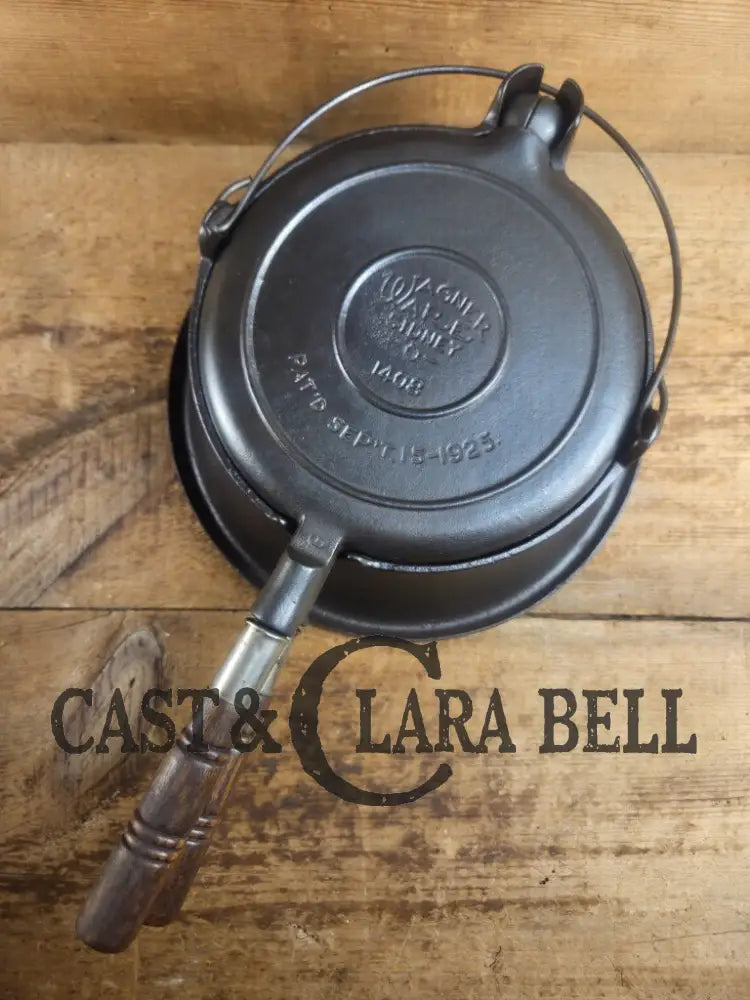 Tougher to find 1920βs Early Wagner Ware Stylized logo 1408 #8 Waffle Iron with tall Base! Waffle Iron