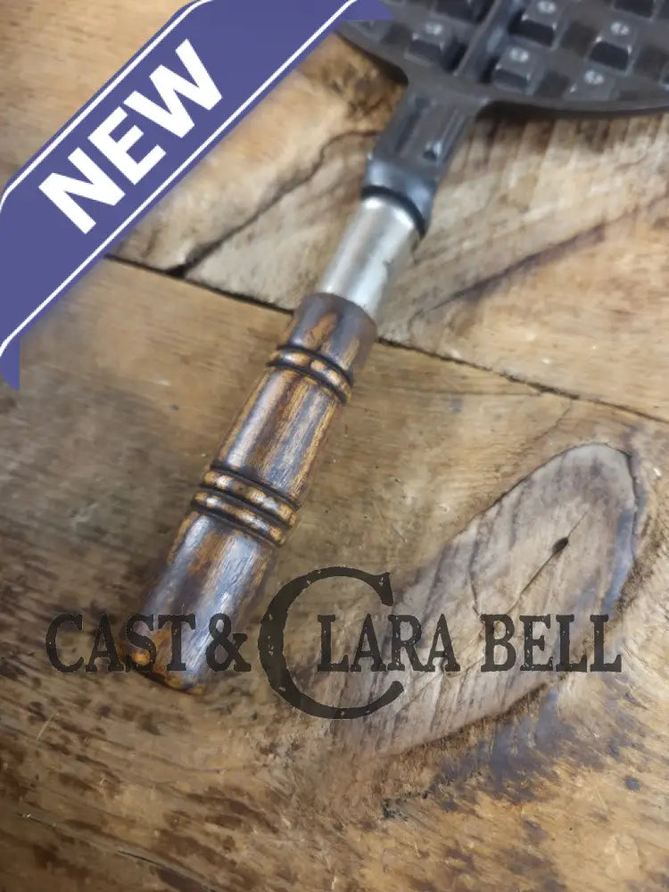 Tougher to find 1920βs Early Wagner Ware Stylized logo 1408 #8 Waffle Iron with tall Base! Waffle Iron