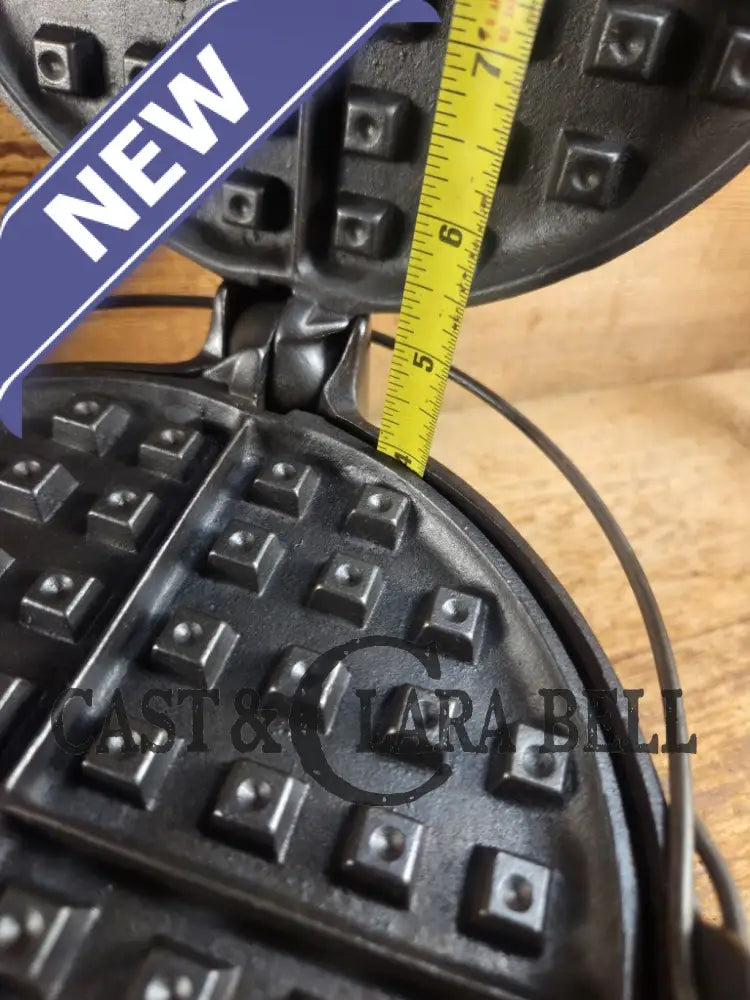 Tougher to find 1920βs Early Wagner Ware Stylized logo 1408 #8 Waffle Iron with tall Base! Waffle Iron