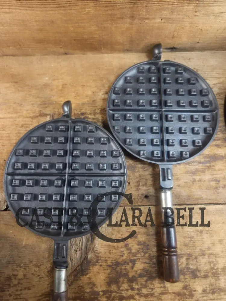 Tougher to find 1920βs Early Wagner Ware Stylized logo 1408 #8 Waffle Iron with tall Base! Waffle Iron