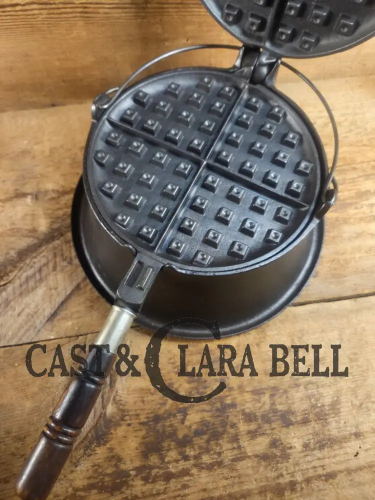 Tougher to find 1920βs Early Wagner Ware Stylized logo 1408 #8 Waffle Iron with tall Base! Waffle Iron