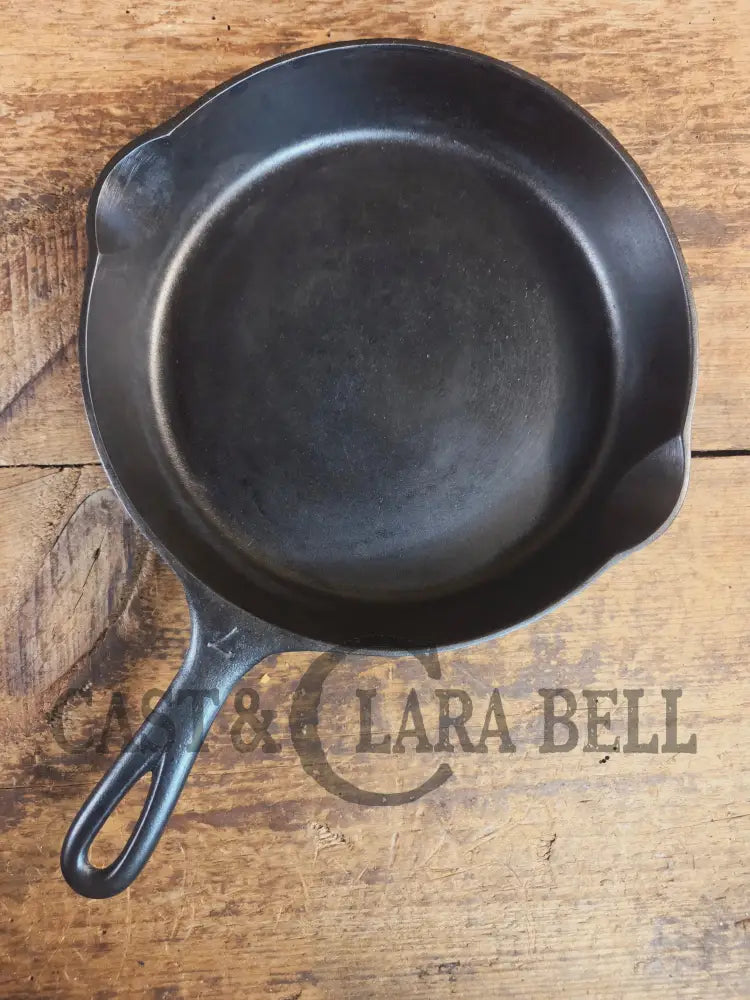 Tougher to find! 1930’s era Griswold #7 Cast Iron Skillet with Heat Ring 754. Similar to the Victor design. Great pan!