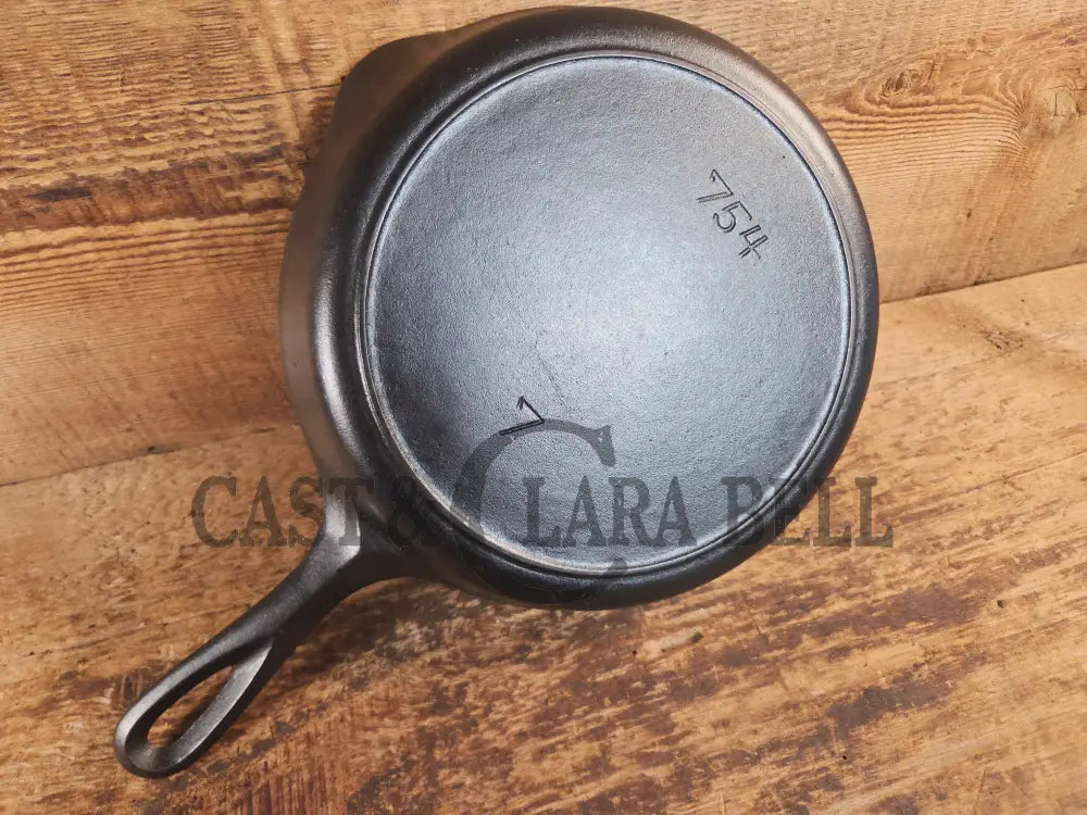 Tougher to find! 1930’s era Griswold #7 Cast Iron Skillet with Heat Ring 754. Similar to the Victor design. Great pan!