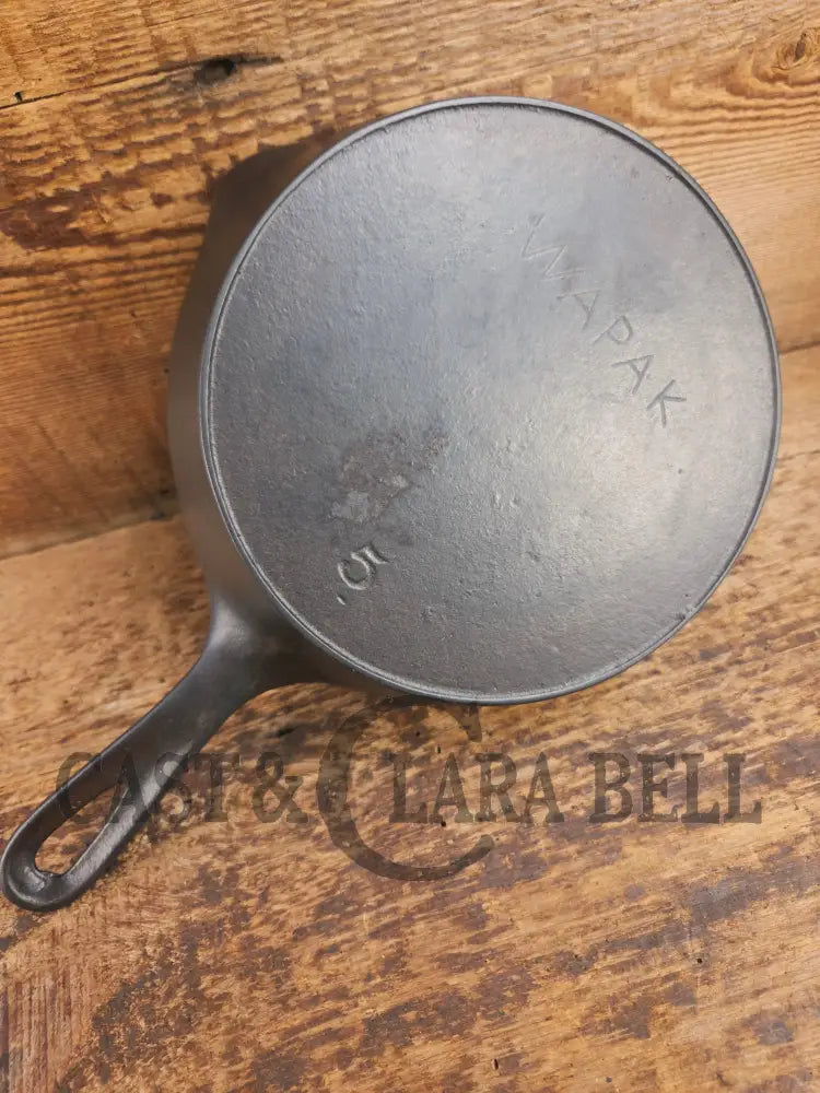 Tougher to find! Gorgeous early 1900βs Wapak #5 Block Logo Cast Iron Skillet with Heat Ring. Fully restored and ready